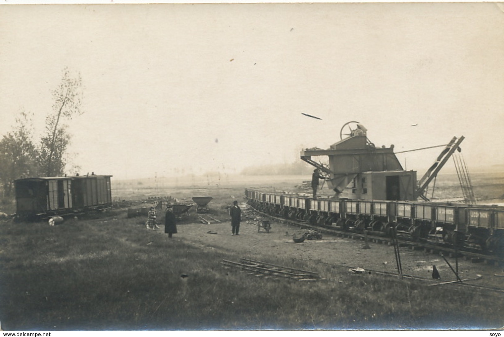 Real Photo Train En Gare Et Ouvrages à Gisy Les Nobles Yonne . 3 Cartes . - Stations With Trains