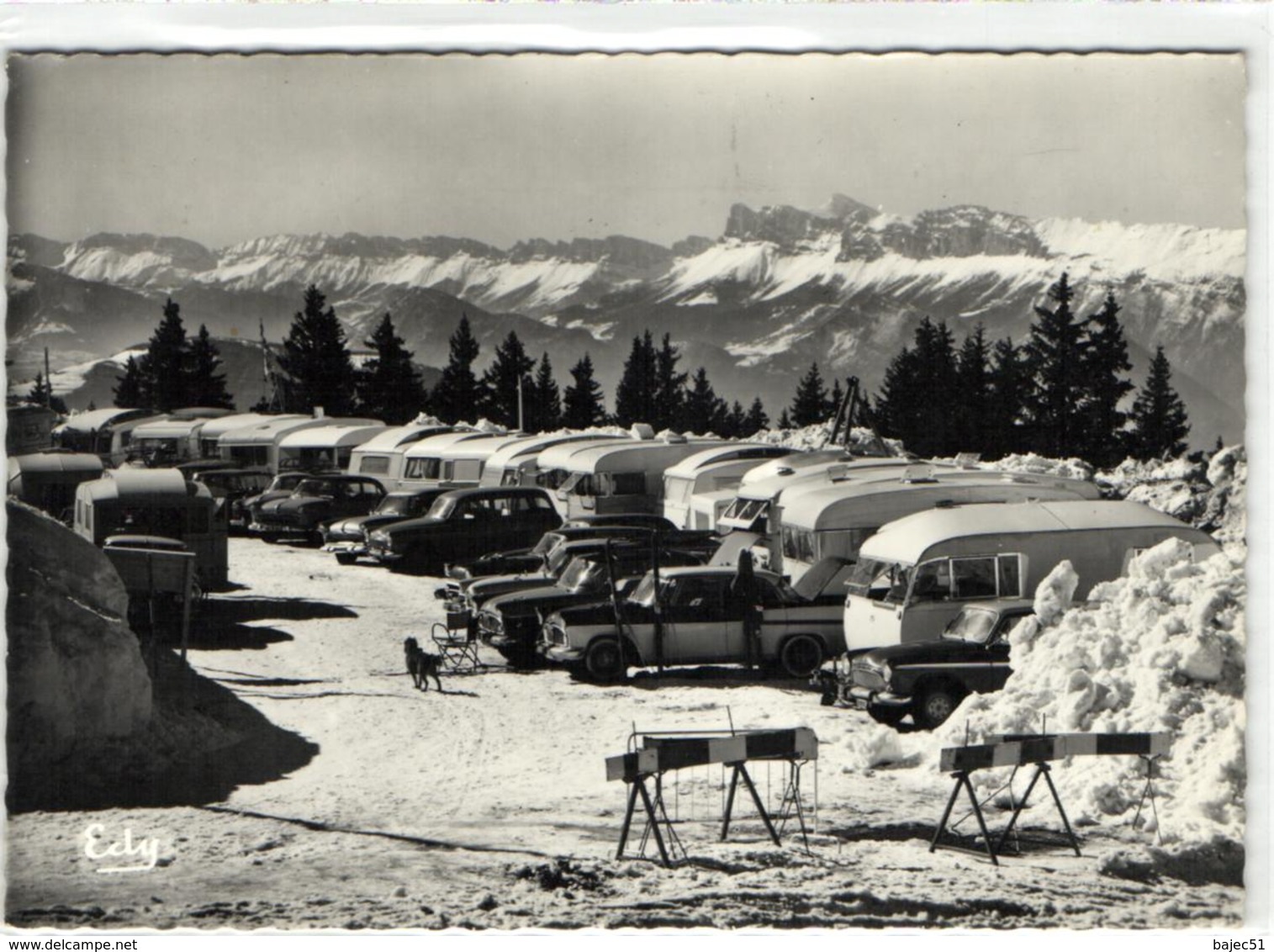 1 Cpsm Chamrousse - Le Rallye International Des Caravanes Sur La Plate Forme Supérieure - Chamrousse