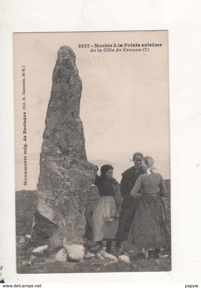 Menhir A La Pointe Extreme De La Cote De Crozon - Autres & Non Classés