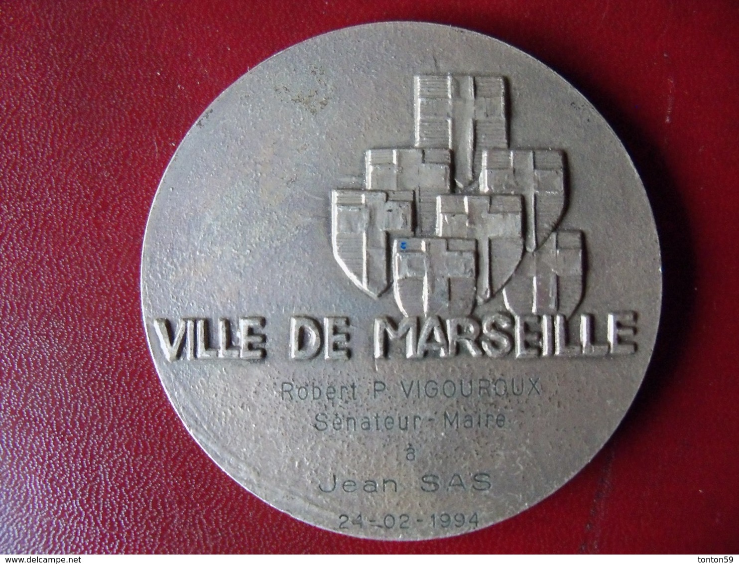 Ancienne Médaille De Table Bronze Ville De MARSEILLE Signée VL - Autres & Non Classés