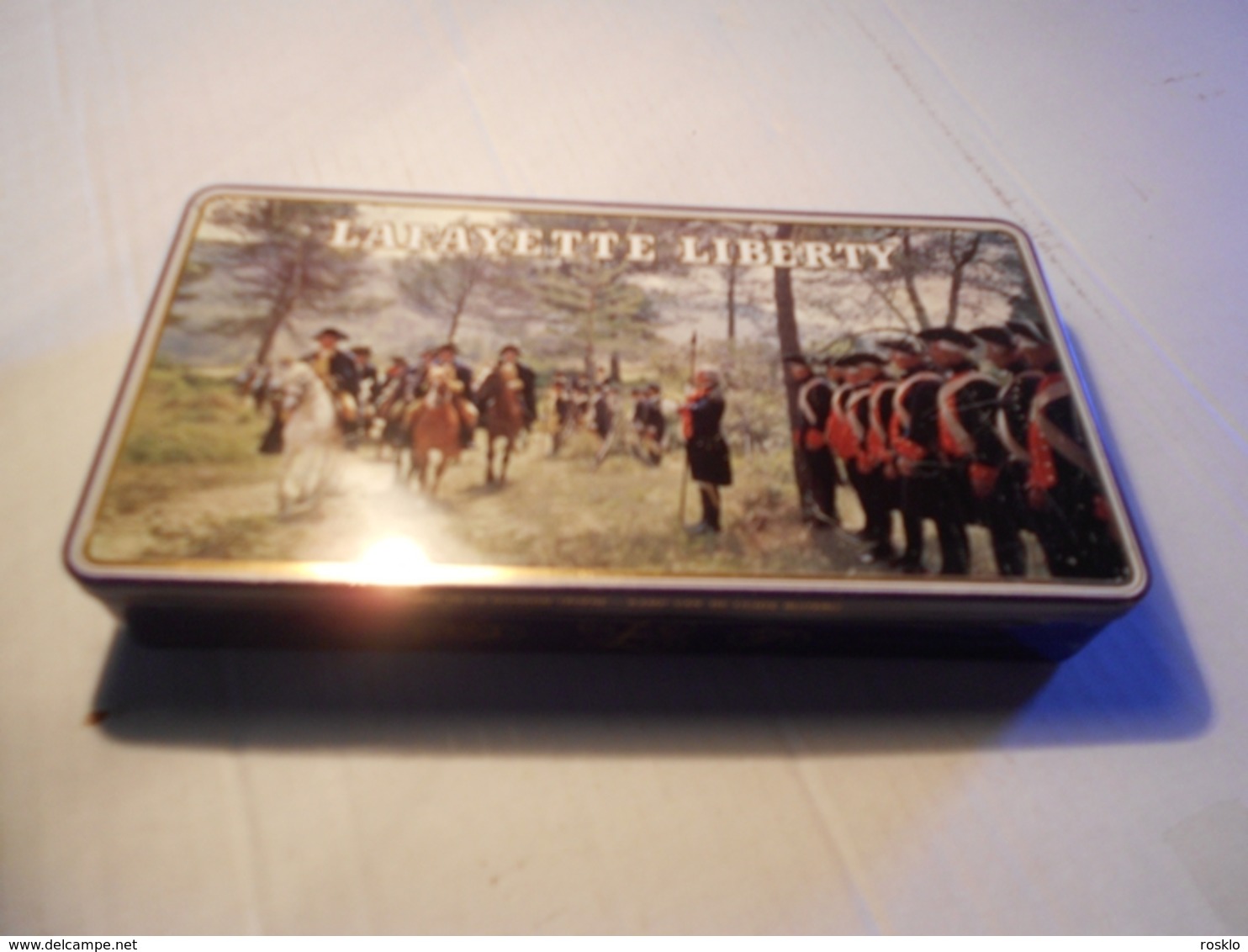 ANCIENNE-BOITE-a-biscuits-S-A-JUBILE-N-V-LAFAYETTE-LIBER - Dosen