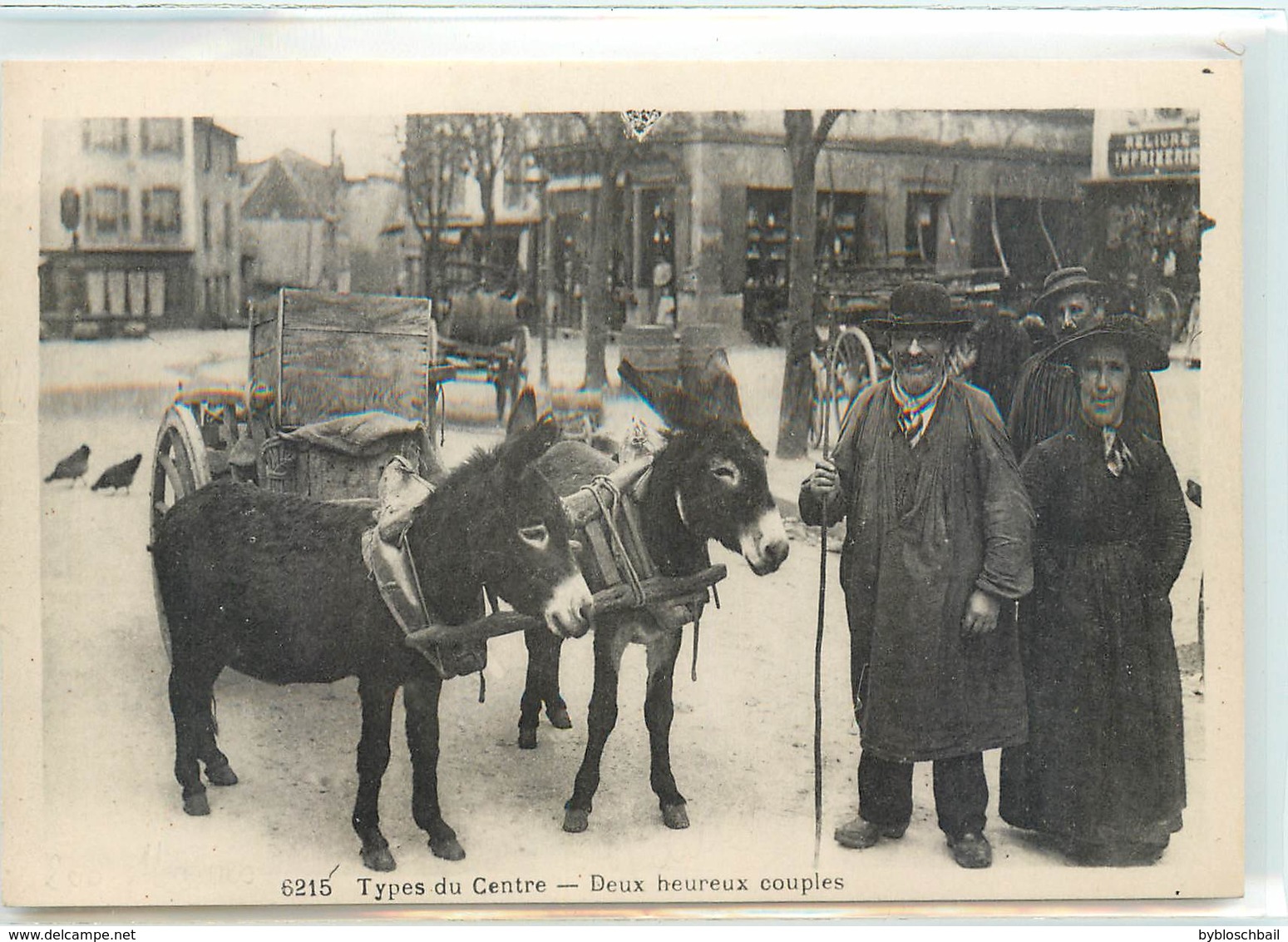 CPA 15 Cantal Types Du Centre Deux Heureux Couples Ane Anes Paysan Paysanne Attelage - Autres & Non Classés