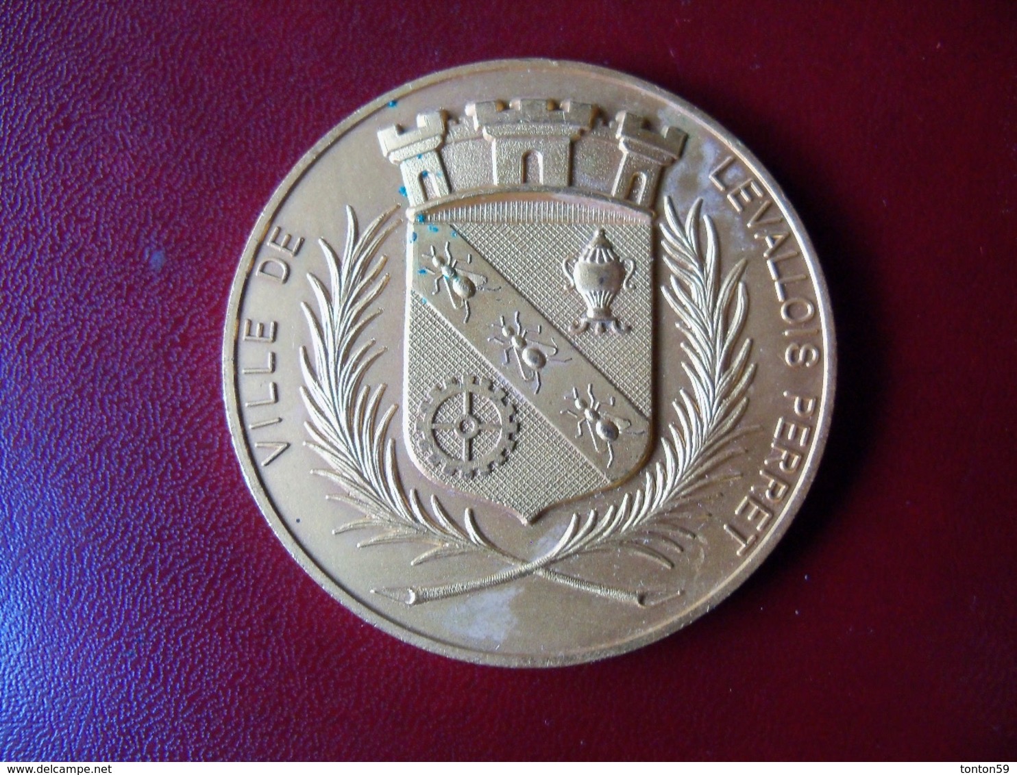 Ancienne Médaille De Table Bronze Ville De LEVALLOIS PERRET - Autres & Non Classés