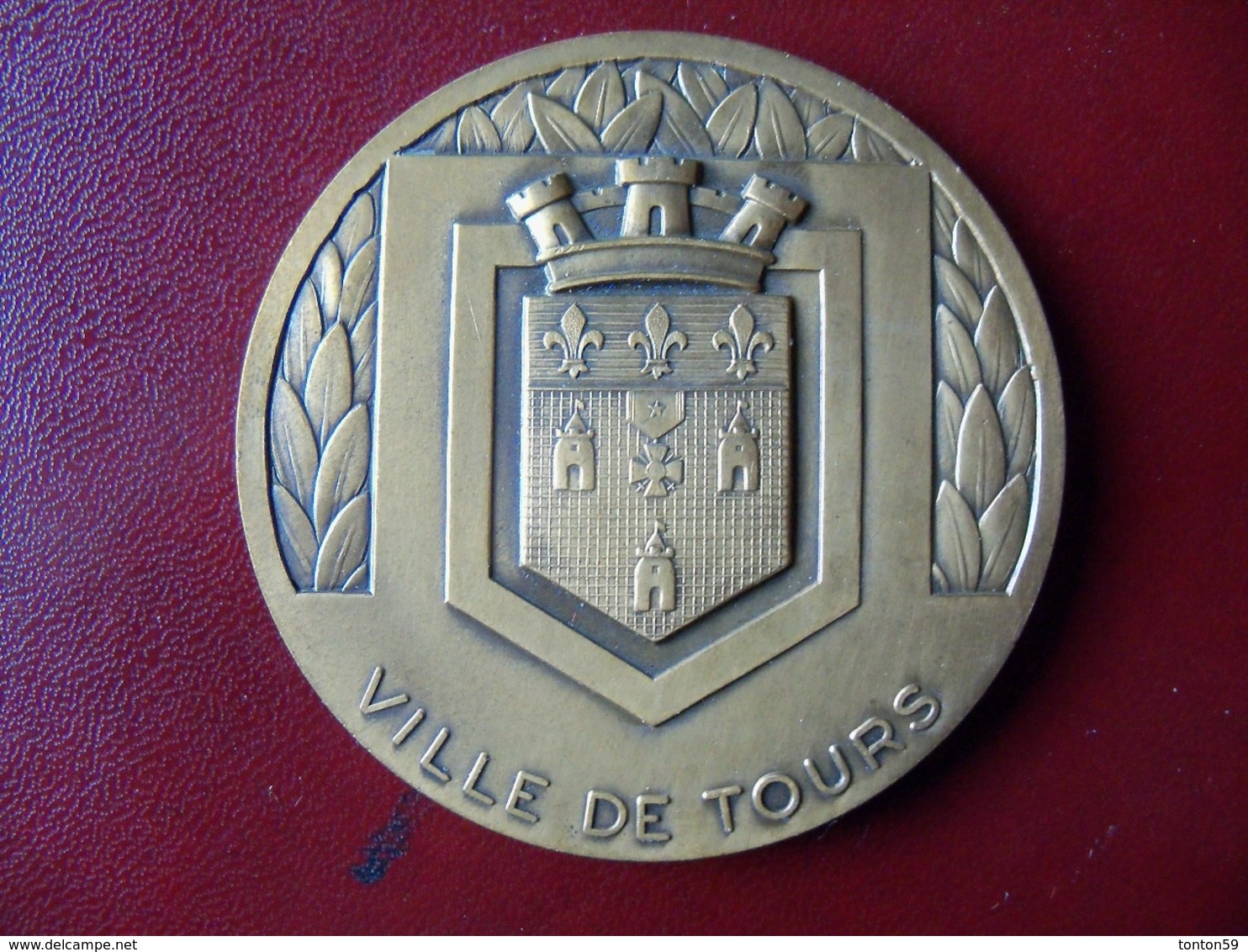 Ancienne Médaille De Table Bronze Ville De TOURS - Other & Unclassified