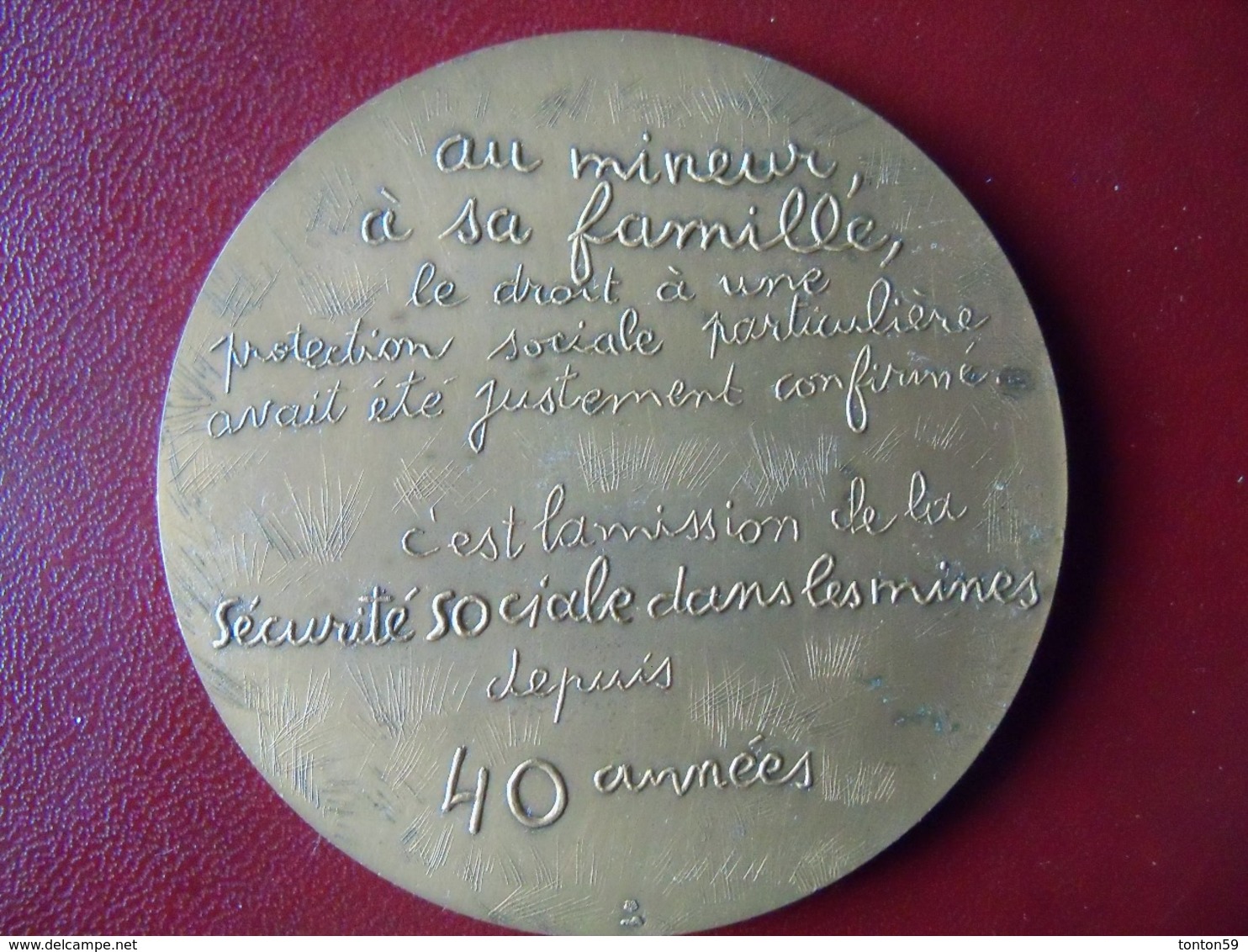 Rare Ancienne Médaille De Table Bronze Sécurité Sociale Dans Les Mines. Mineur. Charbon. - Professionals / Firms