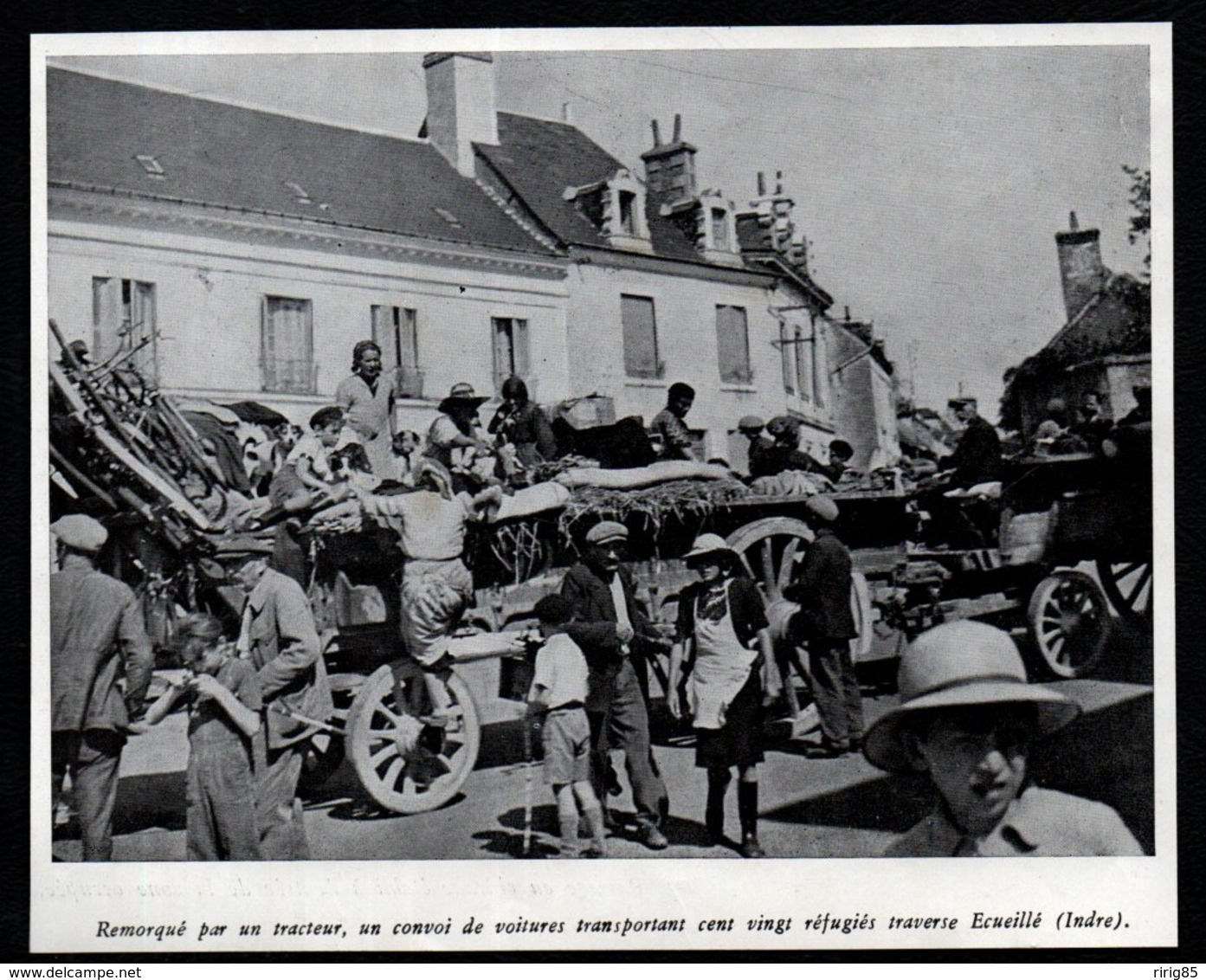 1940  --  UN CONVOI DE 120 REFUGIES TRAVERSE LA LIGNE A ECUEILLE  INDRE   3Q994 - Non Classés