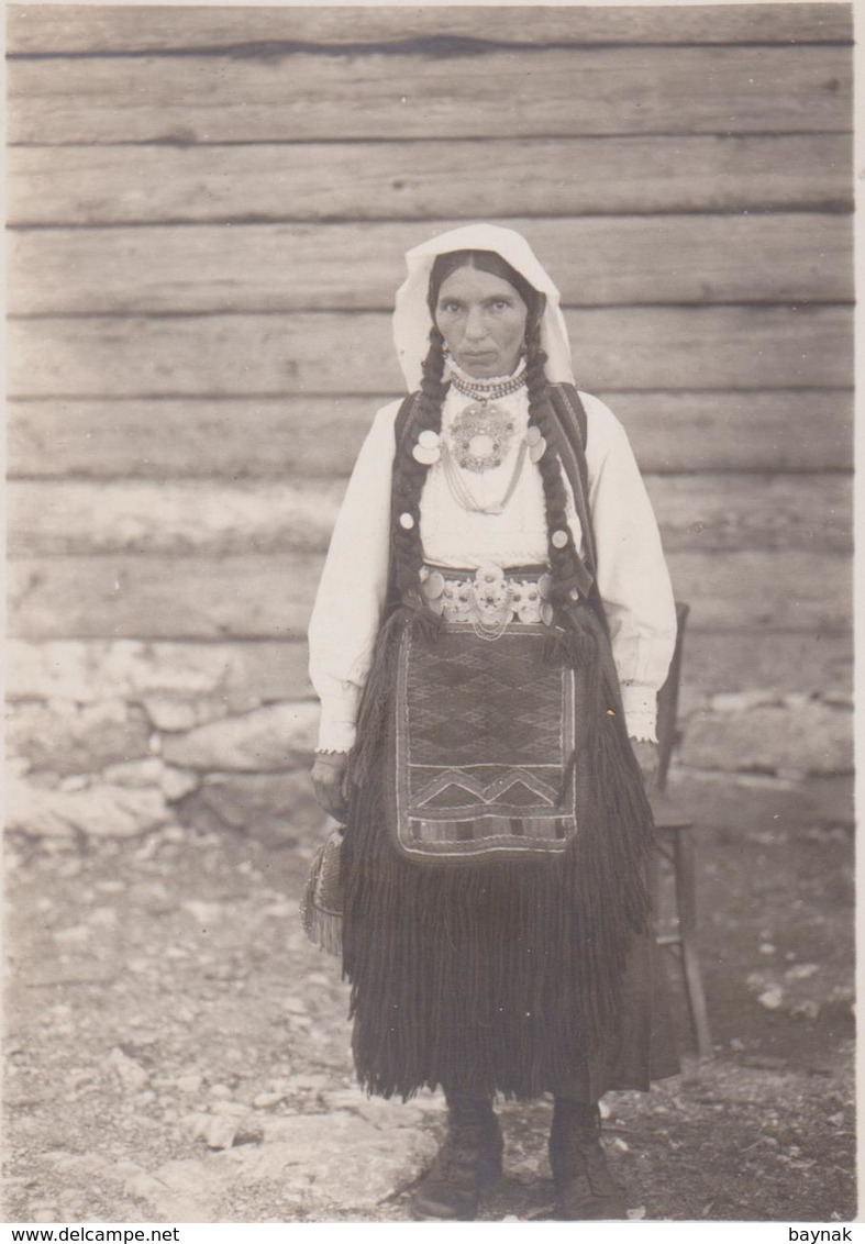 JC79  ~   JAJCE   ~  COSTUME  ~  REVERS MIT STEMPEL  ,, HOTEL PLIVA,  PETER PICHLER, JAJCE, BOSNA  ,,  ~  REAL PHOTO PC - Bosnie-Herzegovine