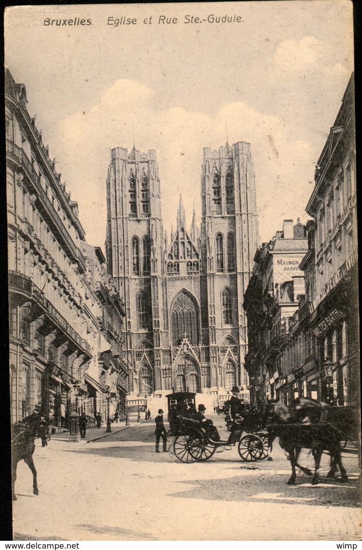 BRUXELLES : Eglise Et Rue Ste Gudule - Monuments, édifices