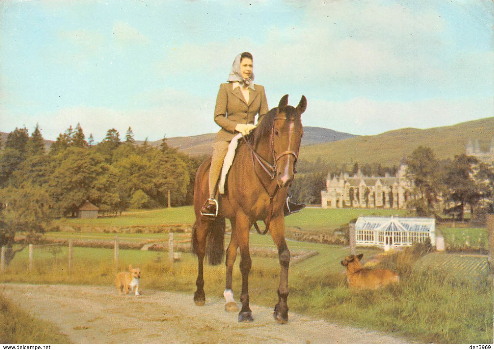 Ecosse - Aberdeenshire - Her Majesty The Queen Riding At BALMORAL - Cheval - Aberdeenshire