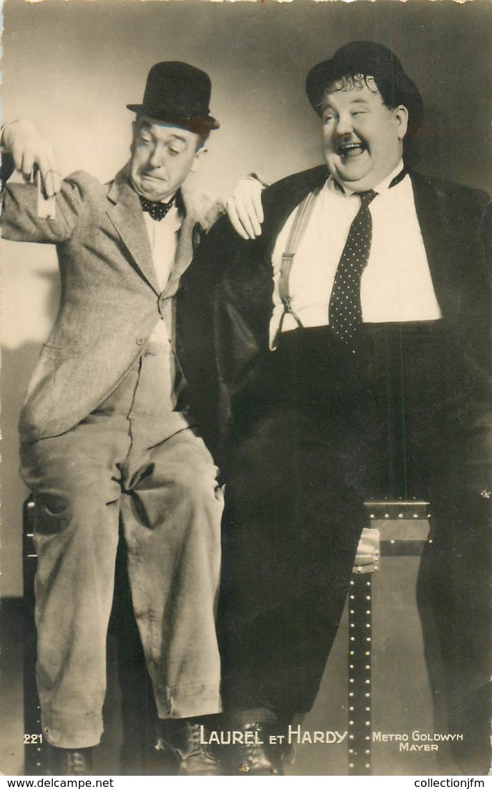 CPA ARTISTE / LAUREL ET HARDY - Entertainers