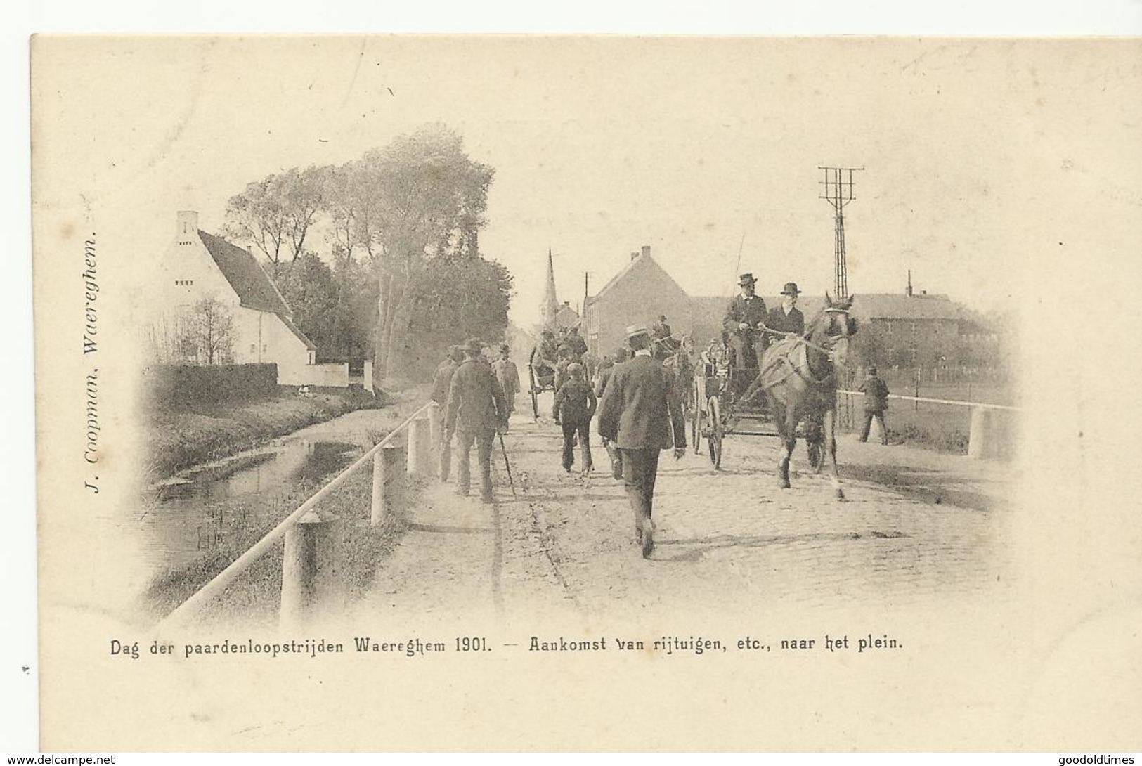 Waereghem Dag Der Paardenloopwedstrijden 1901 Aankomst Van Rijtuigen,etc.. Naar Het Plein  (701) - Waregem