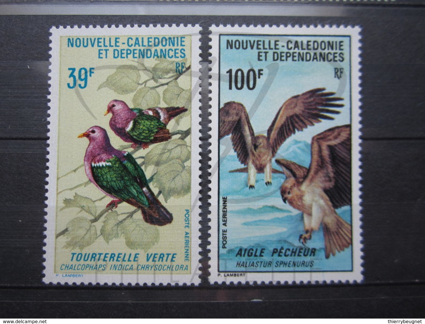 VEND BEAUX TIMBRES DE POSTE AERIENNE DE NOUVELLE-CALEDONIE N° 110 + 111 , XX !!! - Nuevos