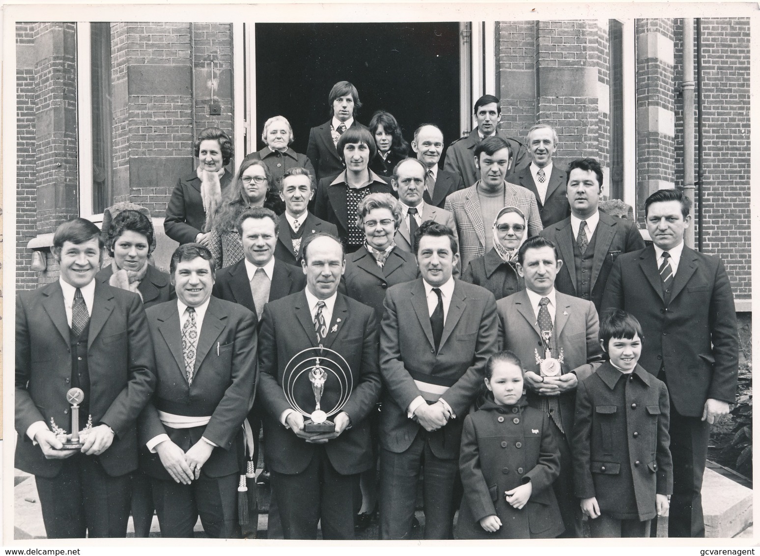 EVERGEM  FOTO 1973  18 X 13 CM  - DE ORNITHOLOGISCHE VERENIGING ,, DE RIETGORS ,, VIERDEN HUN KAMPIOEN - Evergem