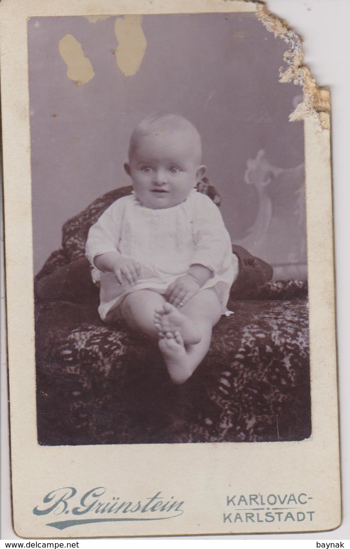 KA15  --  CROATIA, KARLOVAC  ~  CDV,  CABINET PHOTO  ~ 11 Cm X 6,5 Cm  ~  BABY, GIRL ~  PHOTOGRAPH    B. GRUNSTEIN - Alte (vor 1900)