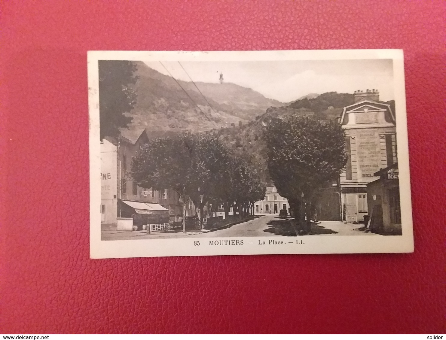 MOUTIERS -La Place - Moutiers