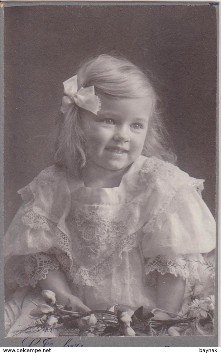 HRV38  ~~  CROATIA, SISAK  ~  CDV,  CABINET PHOTO  ~ 10,8 Cm X 6,5 Cm  ~  GIRL  ~  PHOTOGRAPH    S. JUNKER - Alte (vor 1900)