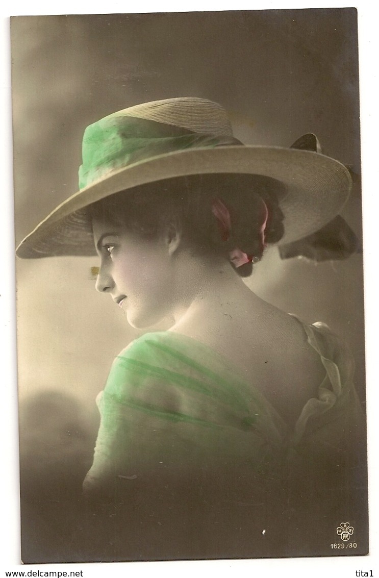 48 - Mode- Jeune Dame - Chapeau Original - Mode