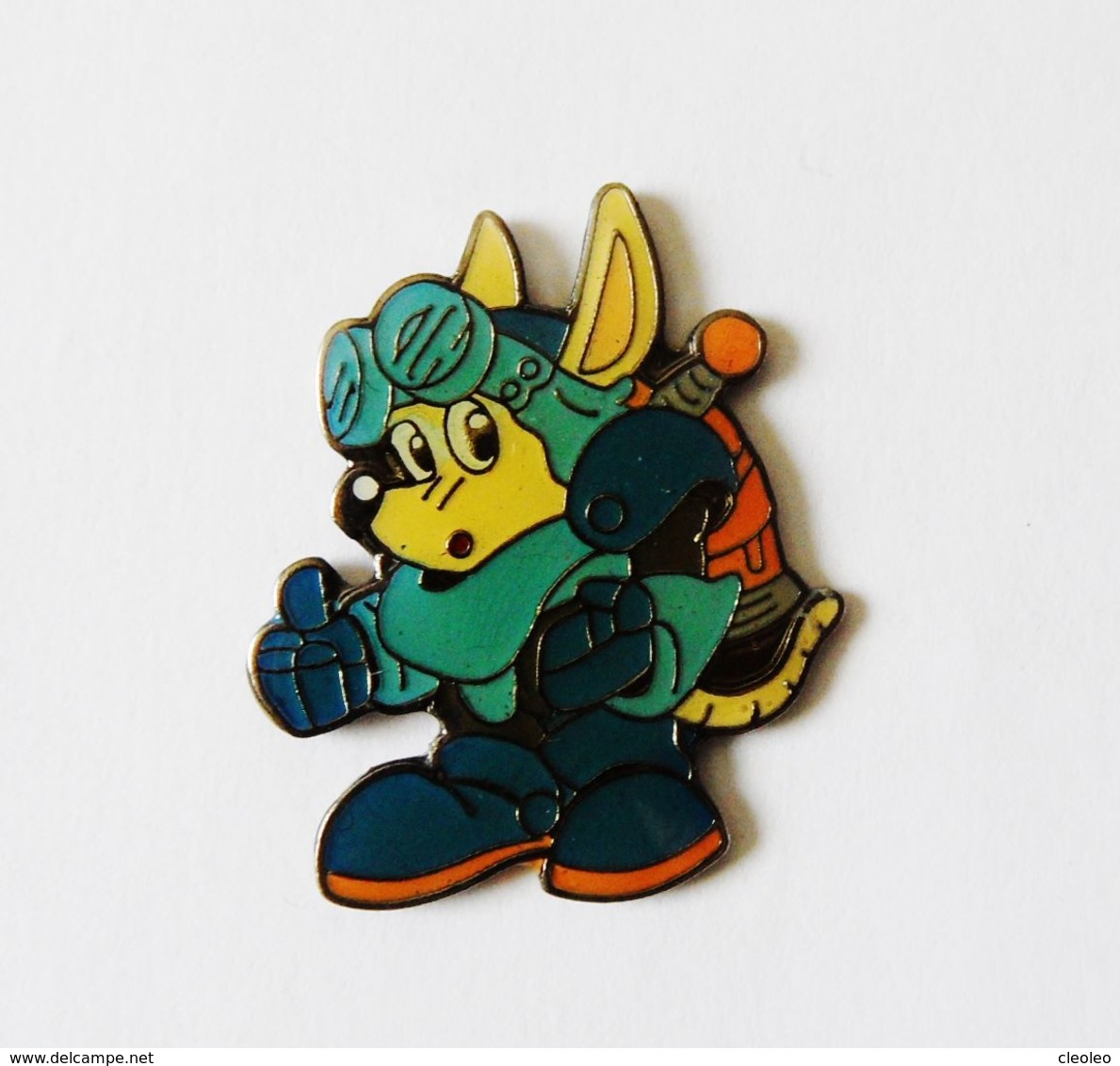 Pin's Personnage Sega - 45R - Autres & Non Classés