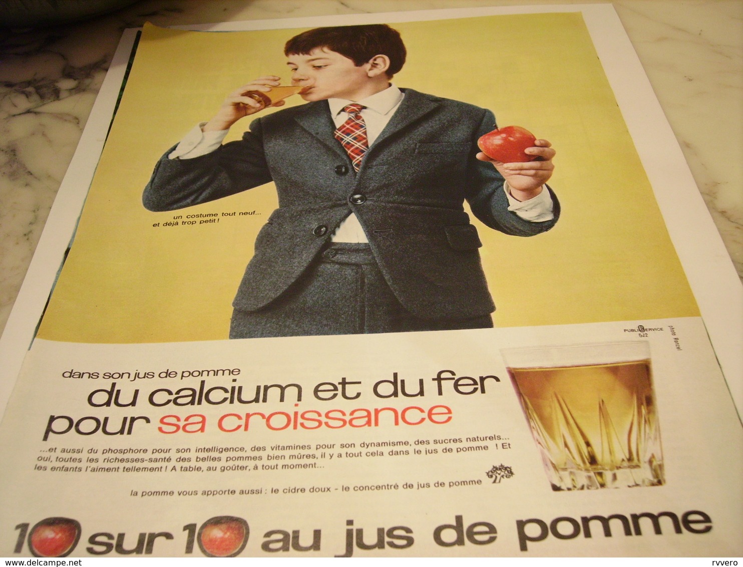 ANCIENNE PUBLICITE 10 SUR 10 JUS DE POMME 1965 - Affiches