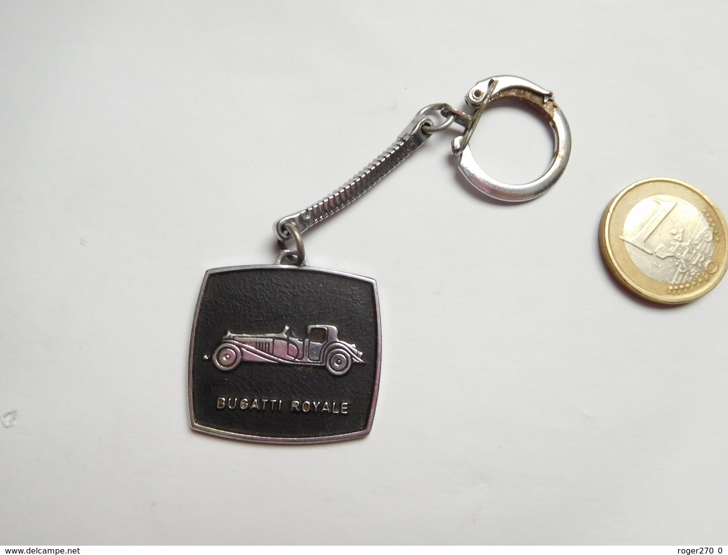 Beau Porte Clés , Auto Bugatti Royale , Alsacien Banania - Porte-clefs