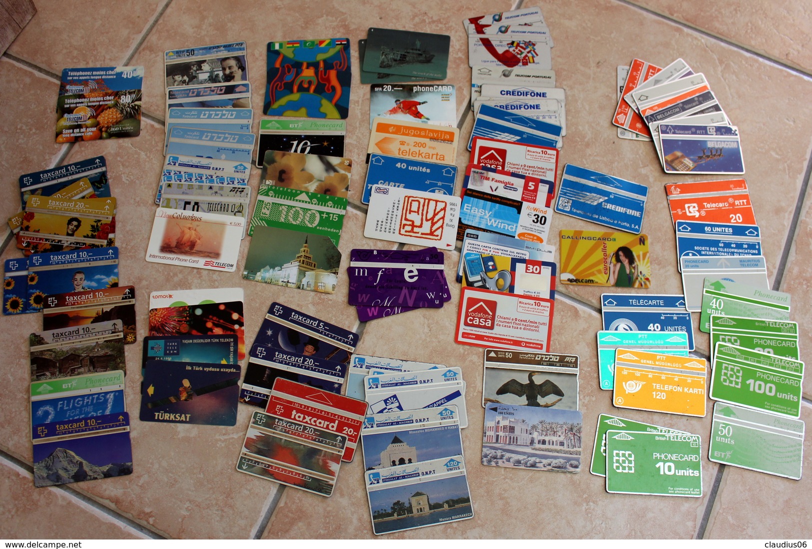 LOT DE 113 TELECARTES PREPAYEES DU MONDE - Lots - Collections