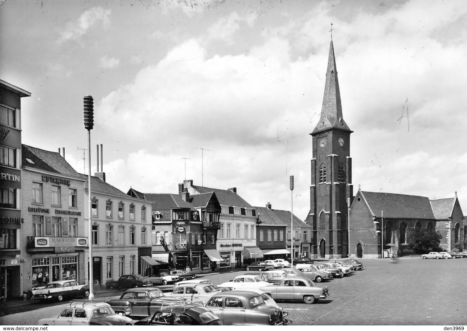 Belgique - MOUSCRON - Grand' Place - Eglise - Automobiles - Epicerie Jean Delberghe - Meubles Mobiac - Mouscron - Moeskroen