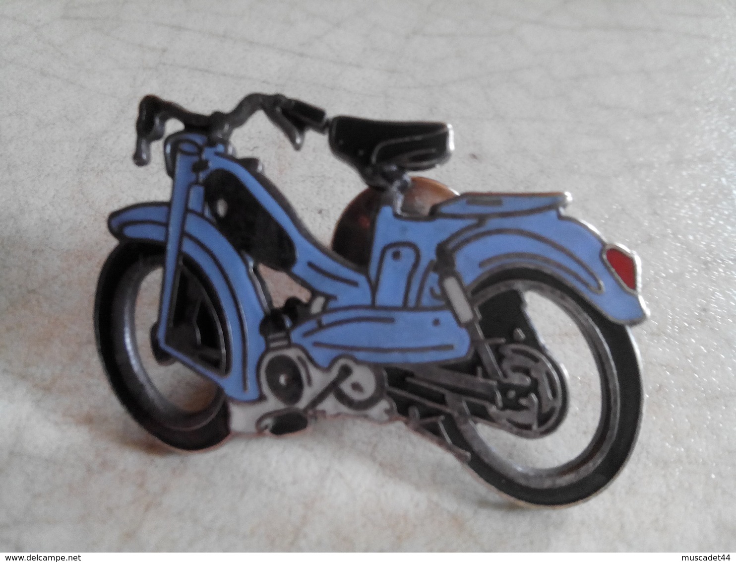 PIN S MOBYLETTE BLEUE MOTOBECANE - Motos