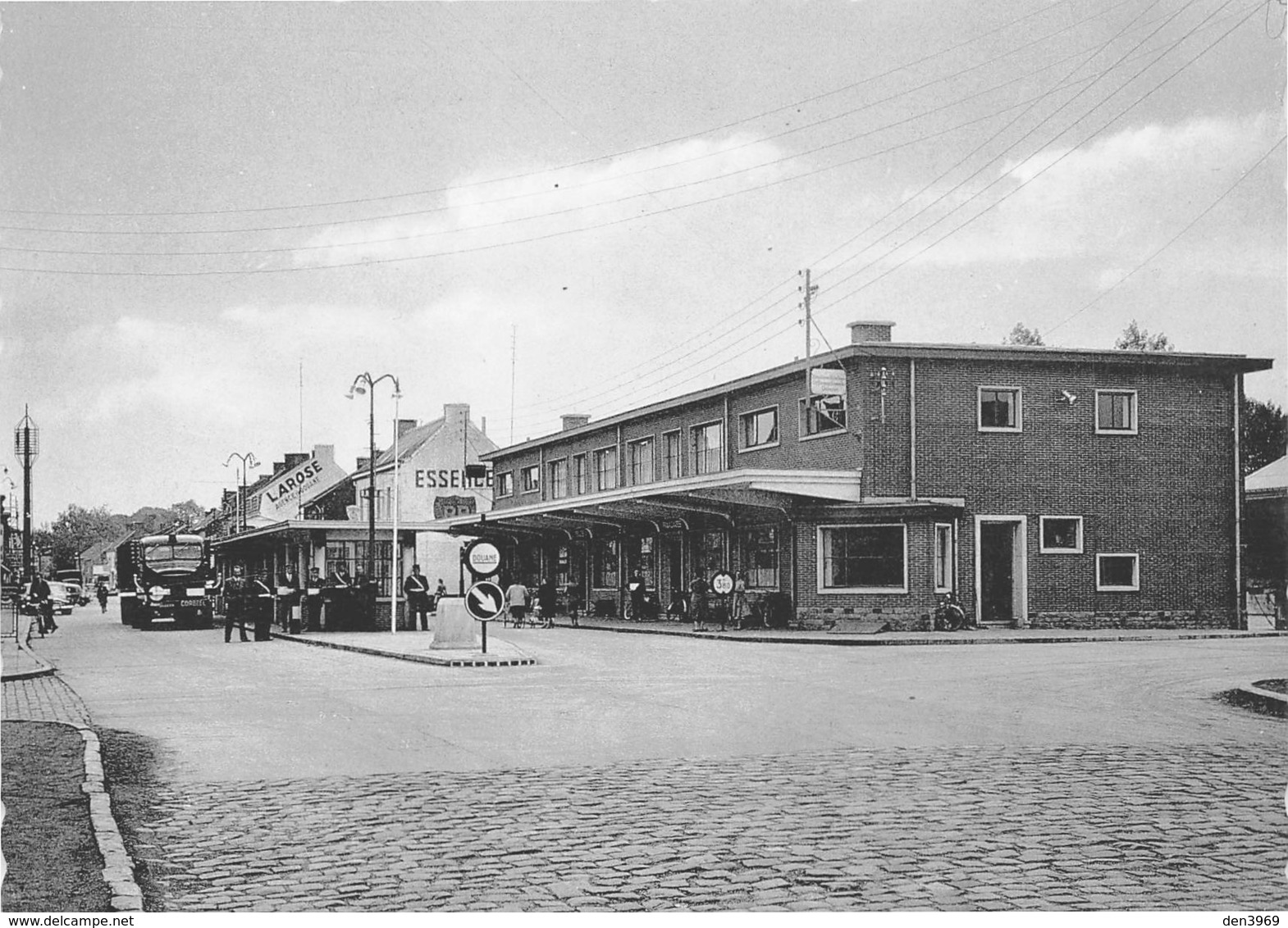 Belgique - QUIEVRAIN - Gare Routière Internationale - Douanes - Essence BP - Quiévrain