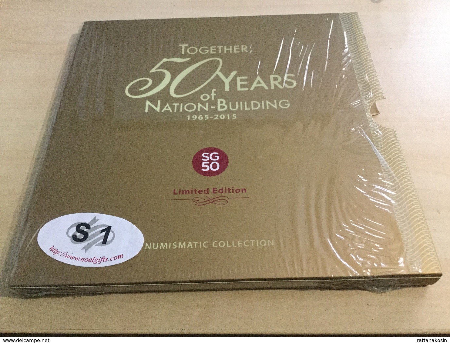 SINGAPORE P61b RARE LIMITED EDITION 50 DOLLARS 2015  # SG50 COMMEMORATIVE LARGE FOLDER UNC.