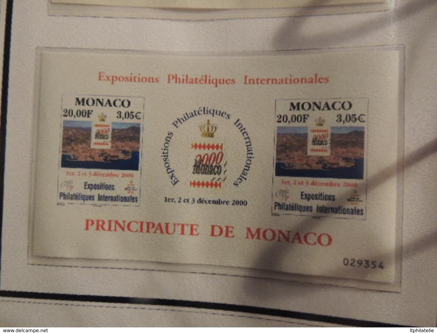 *AFFAIRE" COLLECTIO MONACO     2001 A 2004   TIMBRES NEUFS BLOCS FORTE FACIALE EURO  DANS CLASSEUR 30 PAGES