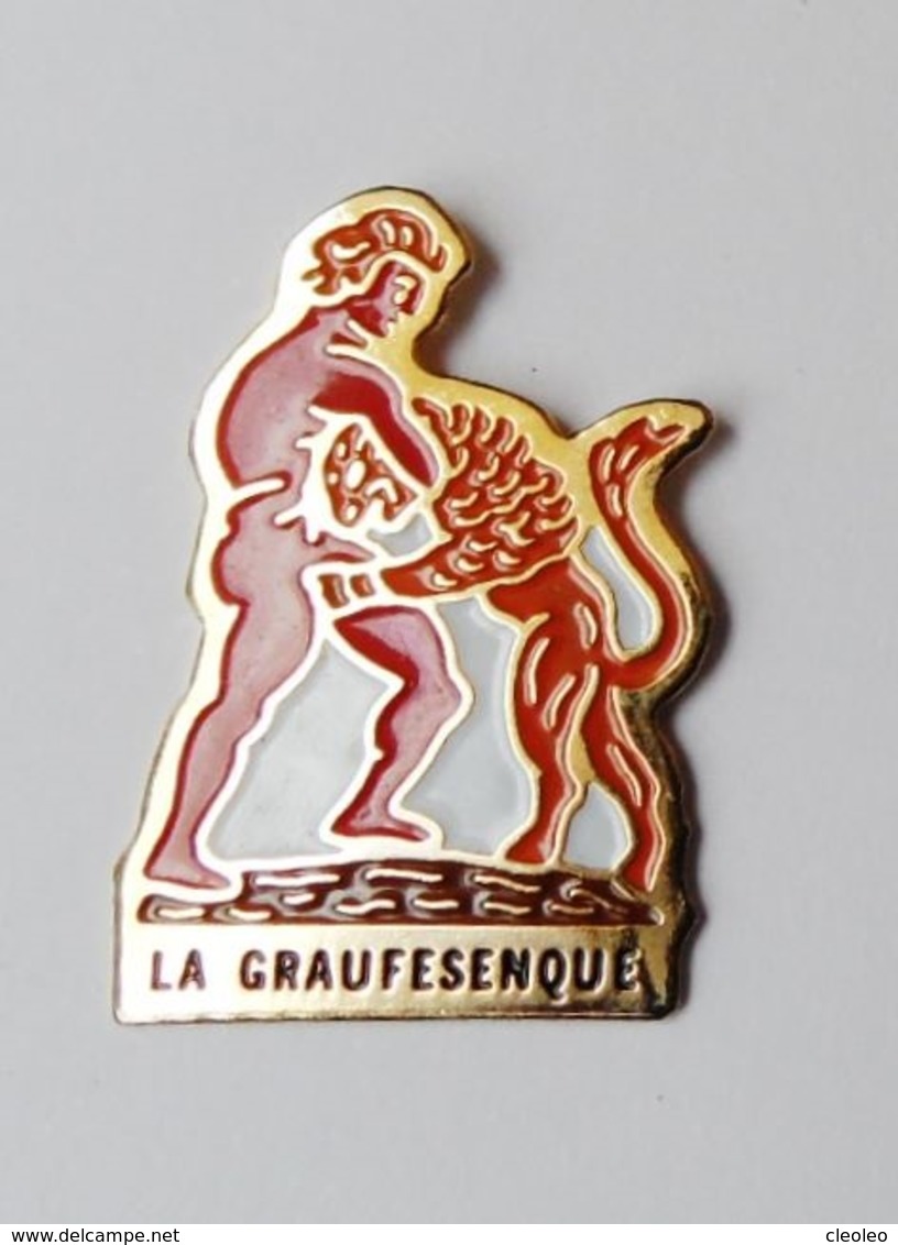 Pin's La Graufesenque Aveyron Site Archeologique  - 117R - Autres & Non Classés