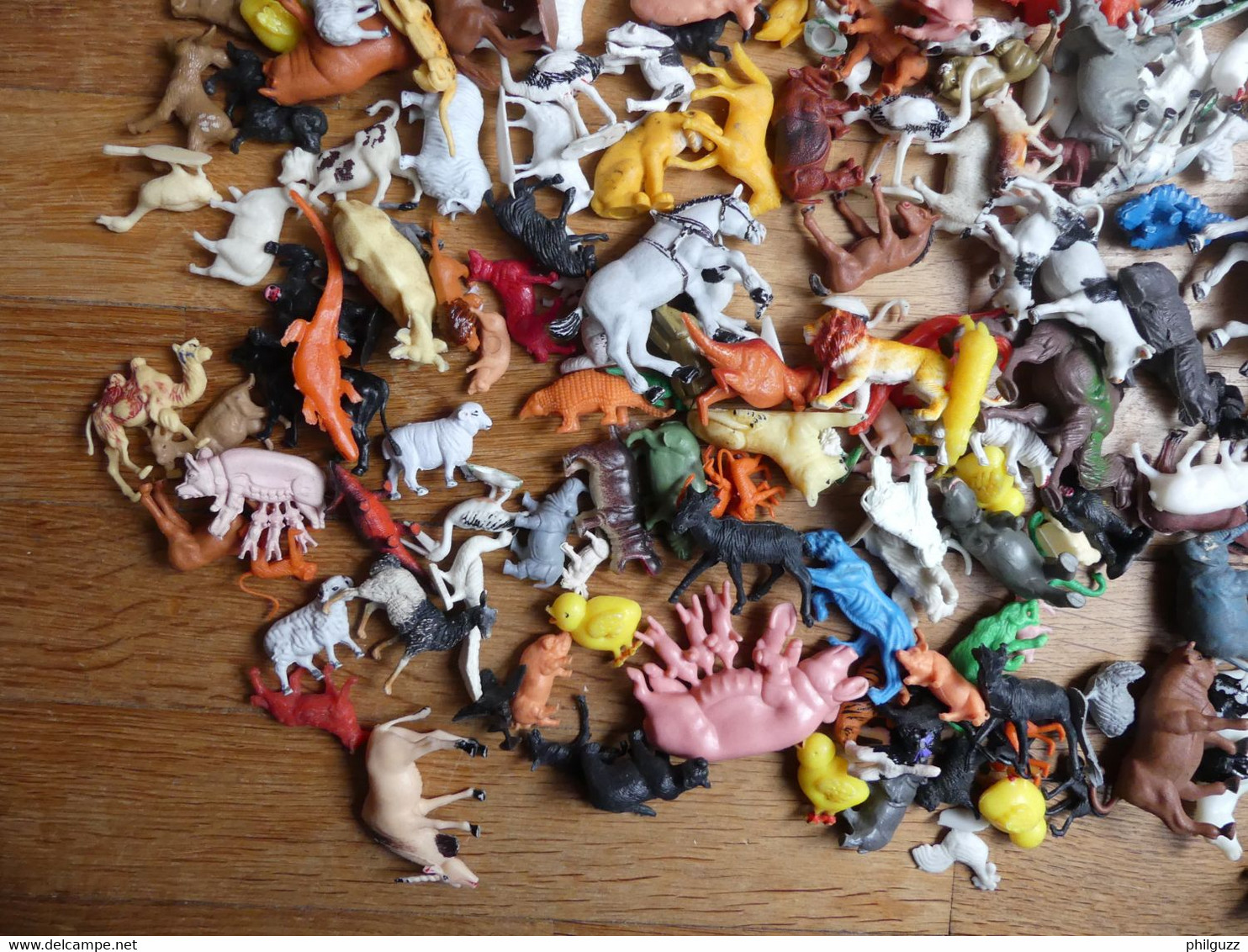 ENORME LOT DE FIGURINES Anciennes DIVERSES Plastique Essentiellement 1970-90 ANNIMAUX SAUVAGES ZOO ET FERME - FIGURINE - Other & Unclassified