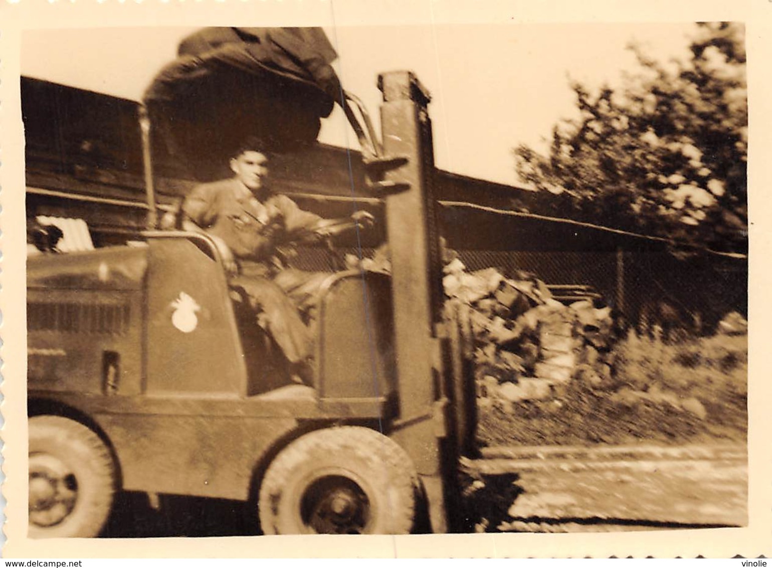 PIE.T-19-1790 : PHOTOGRAPHIE  ELEVATEUR. TRANSPORT DE MARCHANDISE. USINE. - Autres & Non Classés