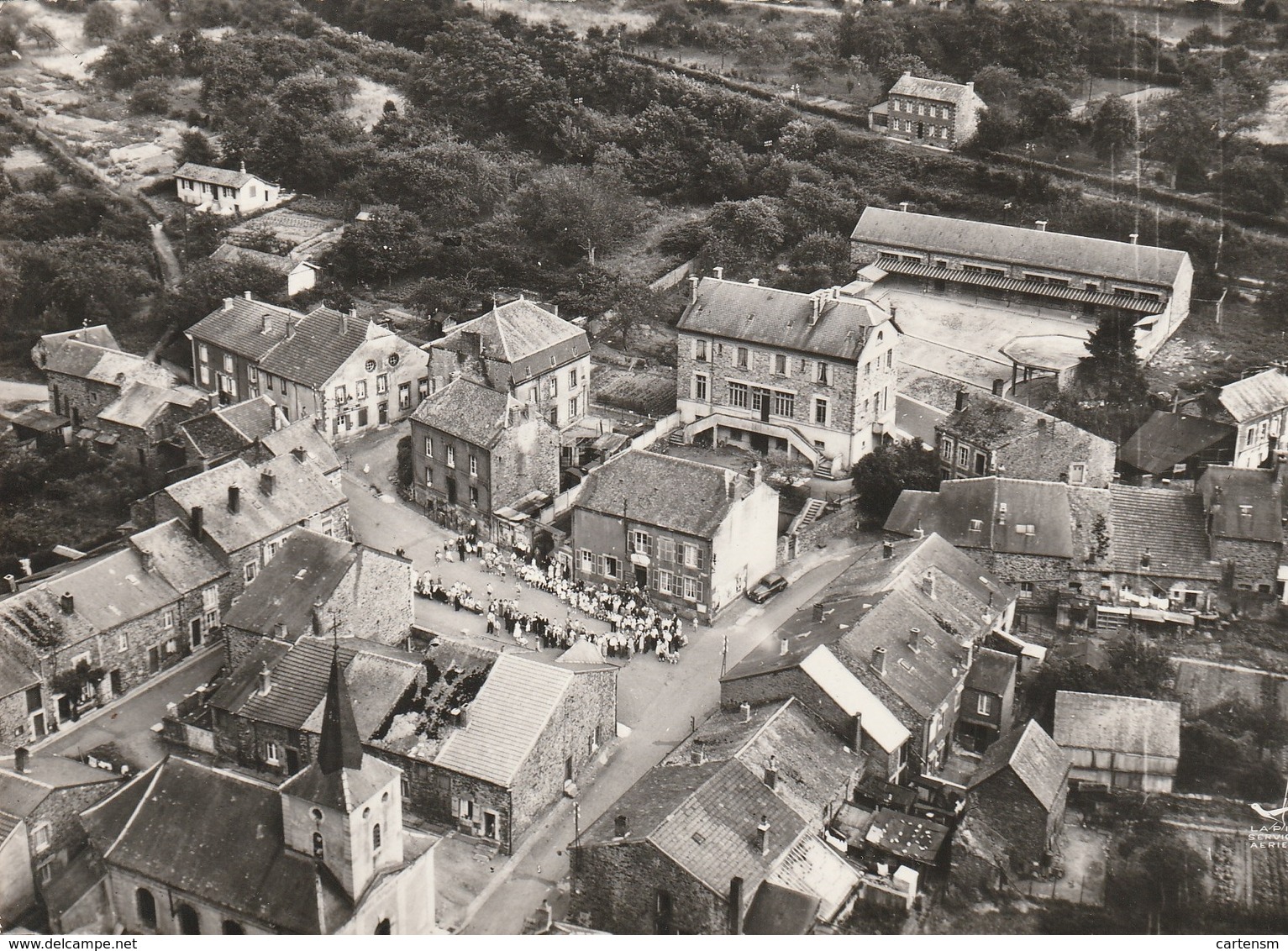 LAIFOUR Vue Avion  Place De La Mairie Et Les Ecoles - Autres & Non Classés