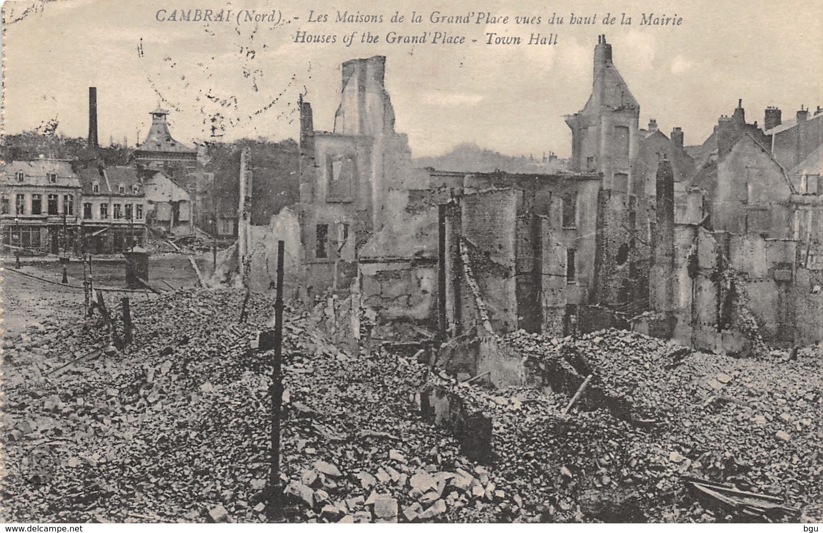 Cambrai (59) - Les Maisons De La Grand Place Vues Du Haut De La Mairie - Cambrai