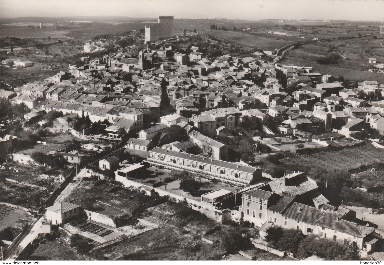 CPSM 84 CHATEAUNEUF DU PAPE GROUPE SCOLAIRE   VUE GENERALE AERIENNE - Chateauneuf Du Pape