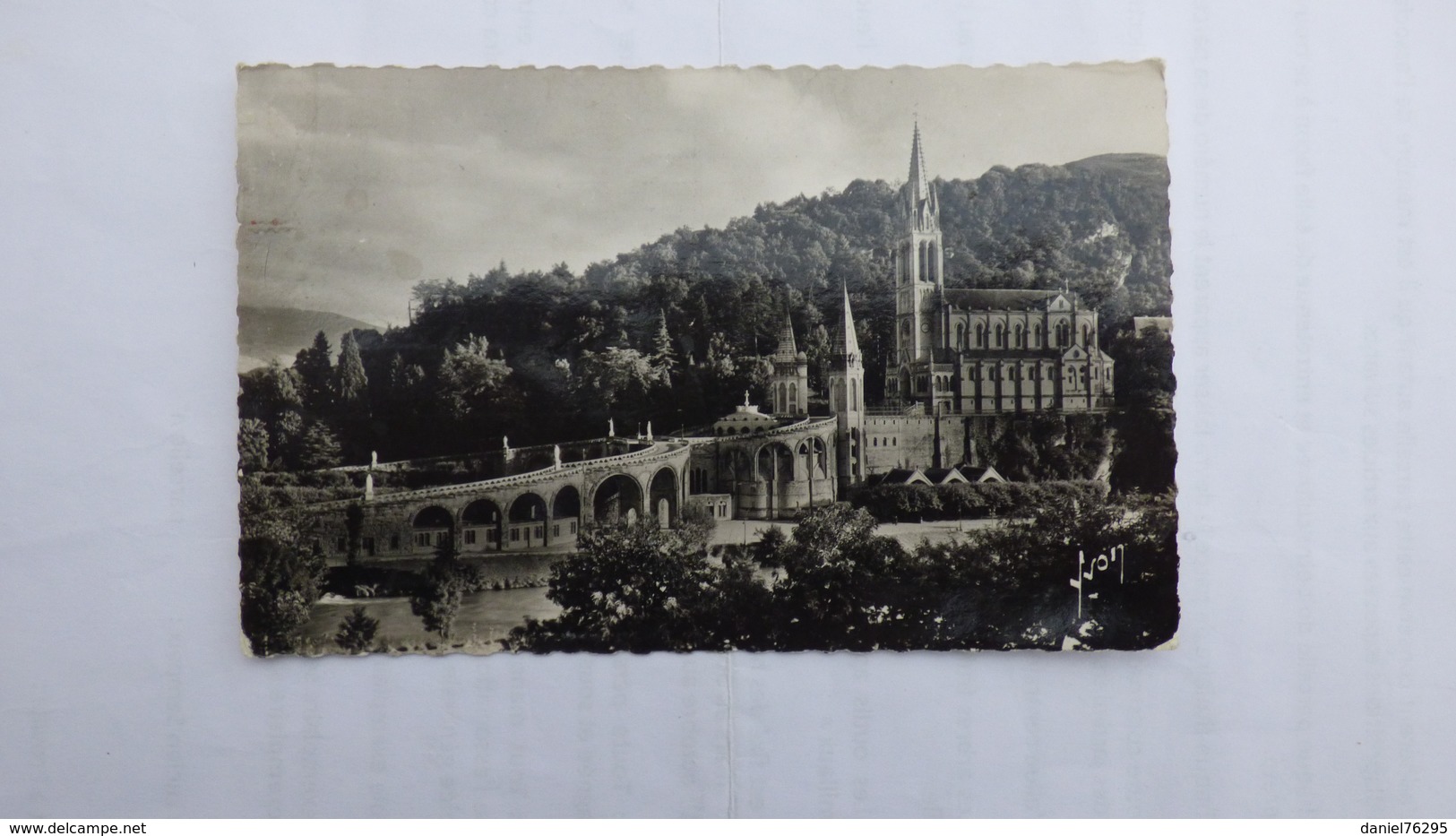 La   Basilique Et Le Gave  De  Pau - Lourdes