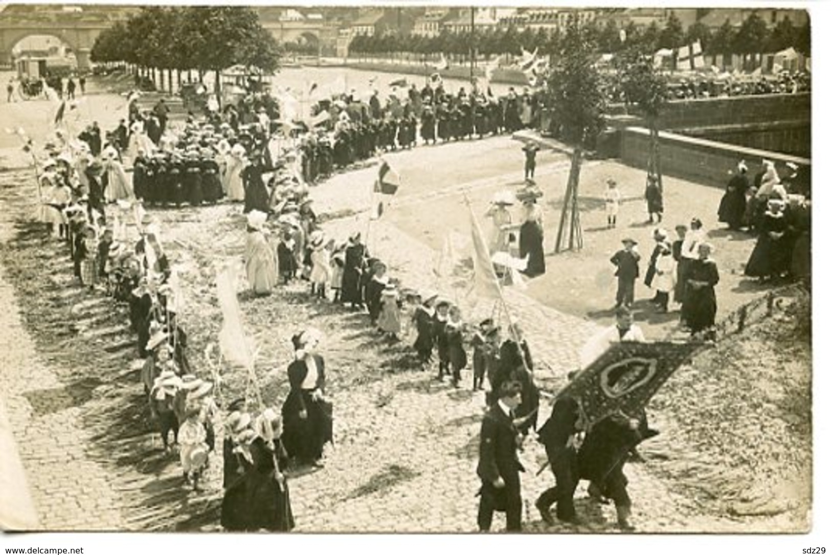 Chateaulin -  Procession -Carte-Photo - Châteaulin