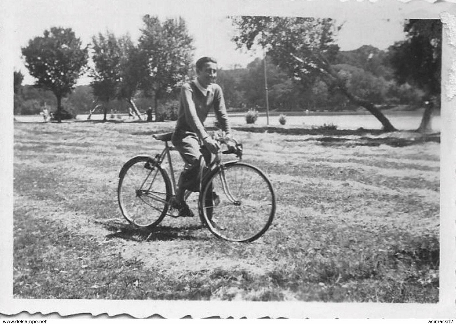 X464 - Young Man In Bike Bicycle Vélo Bicyclette - Photo 9x6cm 1940' - Ciclismo