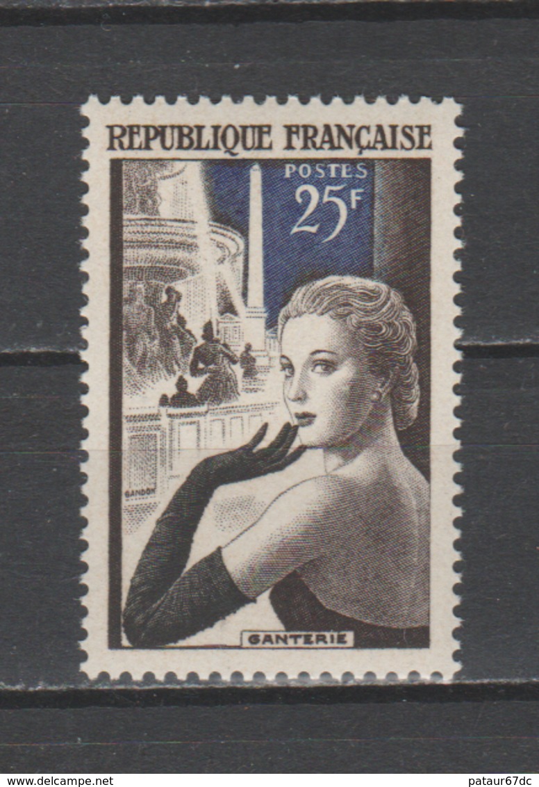 FRANCE / 1955 / Y&T N° 1020 ** : "Métiers D'art" (Ganterie) X 1 - Unused Stamps