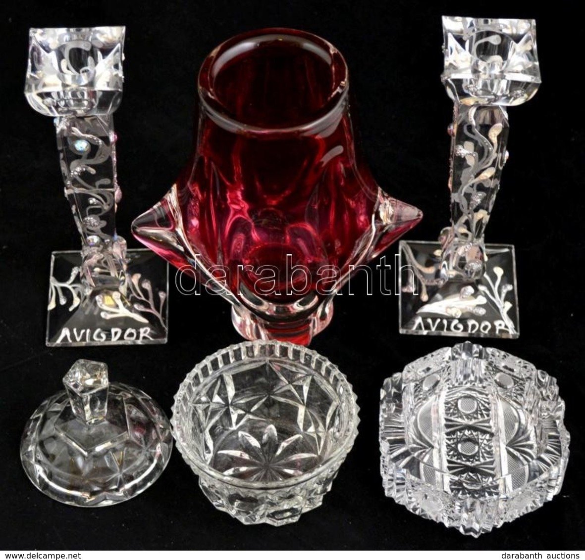 Üveg Tétel : Bohemia ólomkristály Gyertyatartó (párban), Bonbonier (apró Csorbával), ólomkristály Hamutál 9×10 Cm, Dekor - Vidrio & Cristal