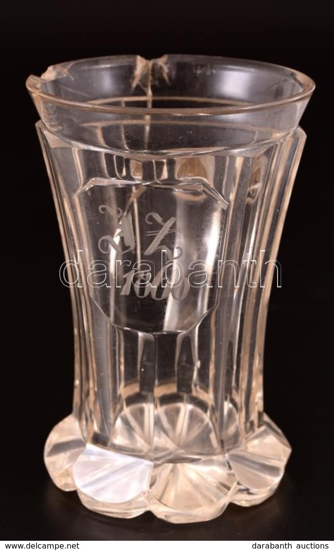 1860 Monogramos Bieder Korsó, Repedéssel, Csorbával, Csiszolt, Metszett, M:12 Cm - Verre & Cristal