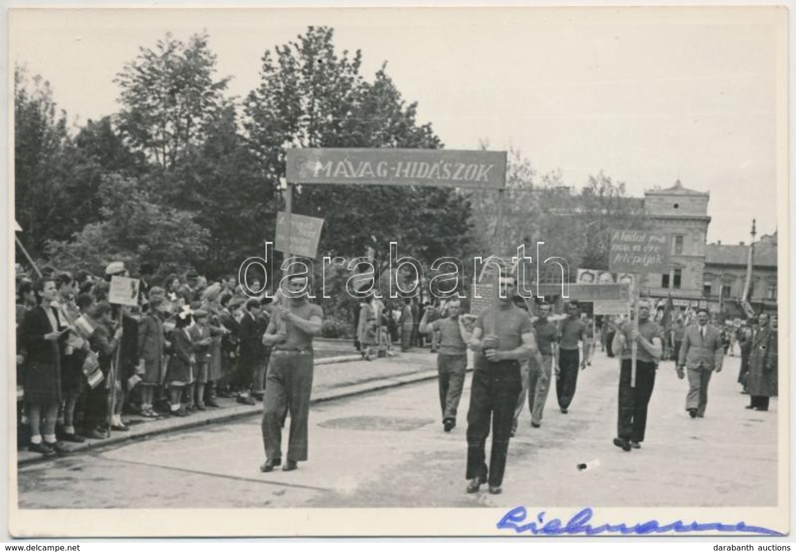 1945 MÁVAG-Hidászok Május 1-én Szegeden, Liebmann Béla Jelzett Fotója, Feliratozva, 9x13 Cm - Otros & Sin Clasificación