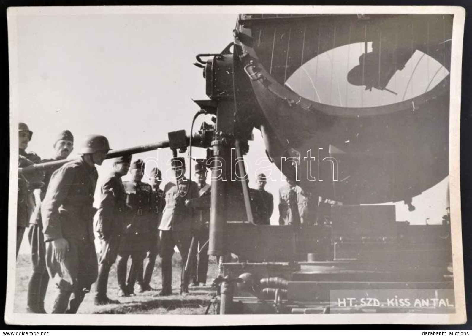 Cca 1940 Kiss Antal Százados Légvédelmi Fényszórókkal. Pecséttel Jelzett Hivatalos Fotó 18x13 Cm - Autres & Non Classés