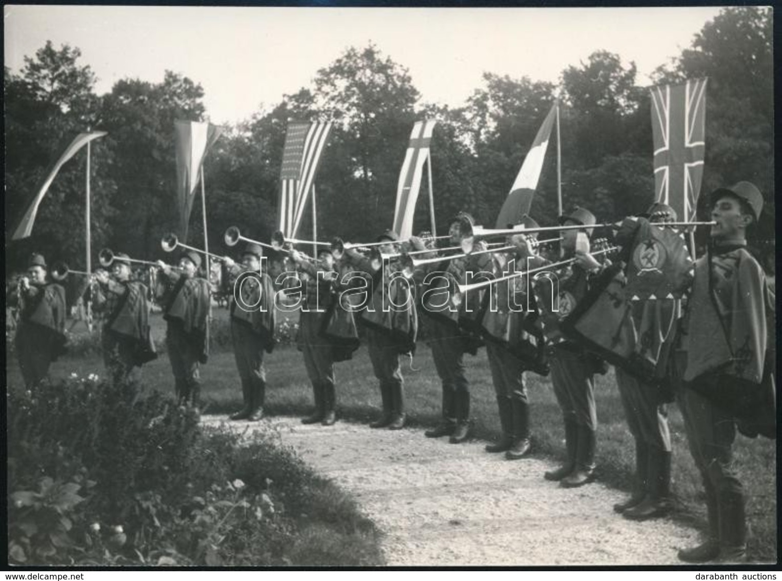 Cca 1949 Díszhuszár Kürtösök Rákosi-címeres Zászlóval, Valószínűleg A Budapesti Nemzetközi Vásáron, Bojár Sándor Pecsétt - Autres & Non Classés