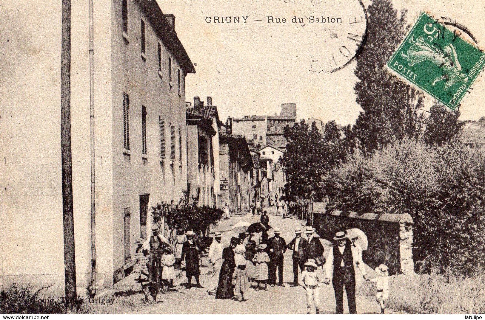 Grigny  69   La Rue  Du Sablon Tres Tres Animée - Grigny