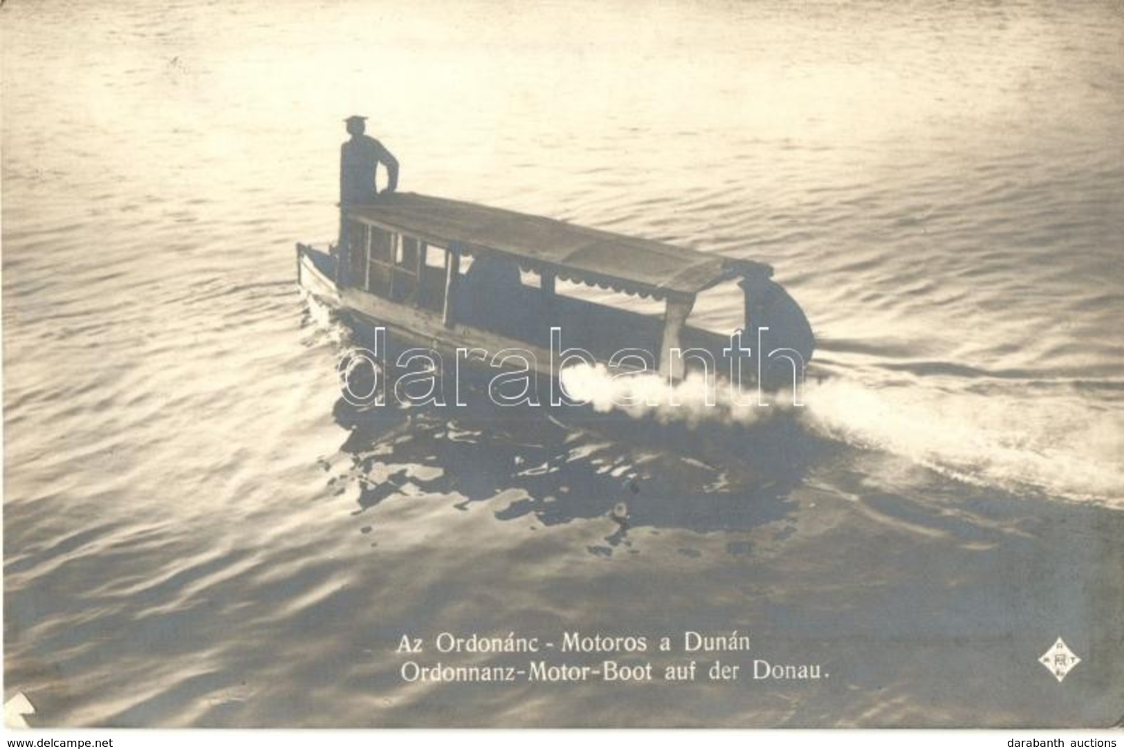 T2 Az Ordonánc-motoros A Dunán / Ordonnanz-Motor-Boot Auf Der Donau / Military Messenger On His Motorboat. Révész és Bír - Non Classés