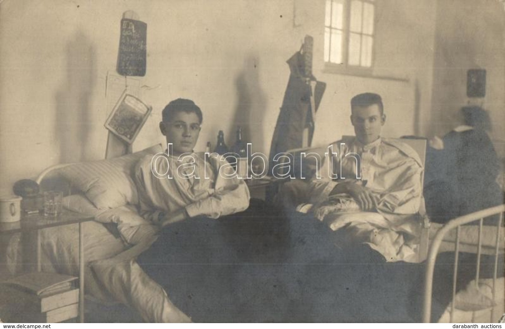 ** T2 Lábadozó Katonák Egy Tábori Kórházban / WWI Injured Austro-Hungarian K.u.K. Soldiers At A Military Field Hospital. - Sin Clasificación