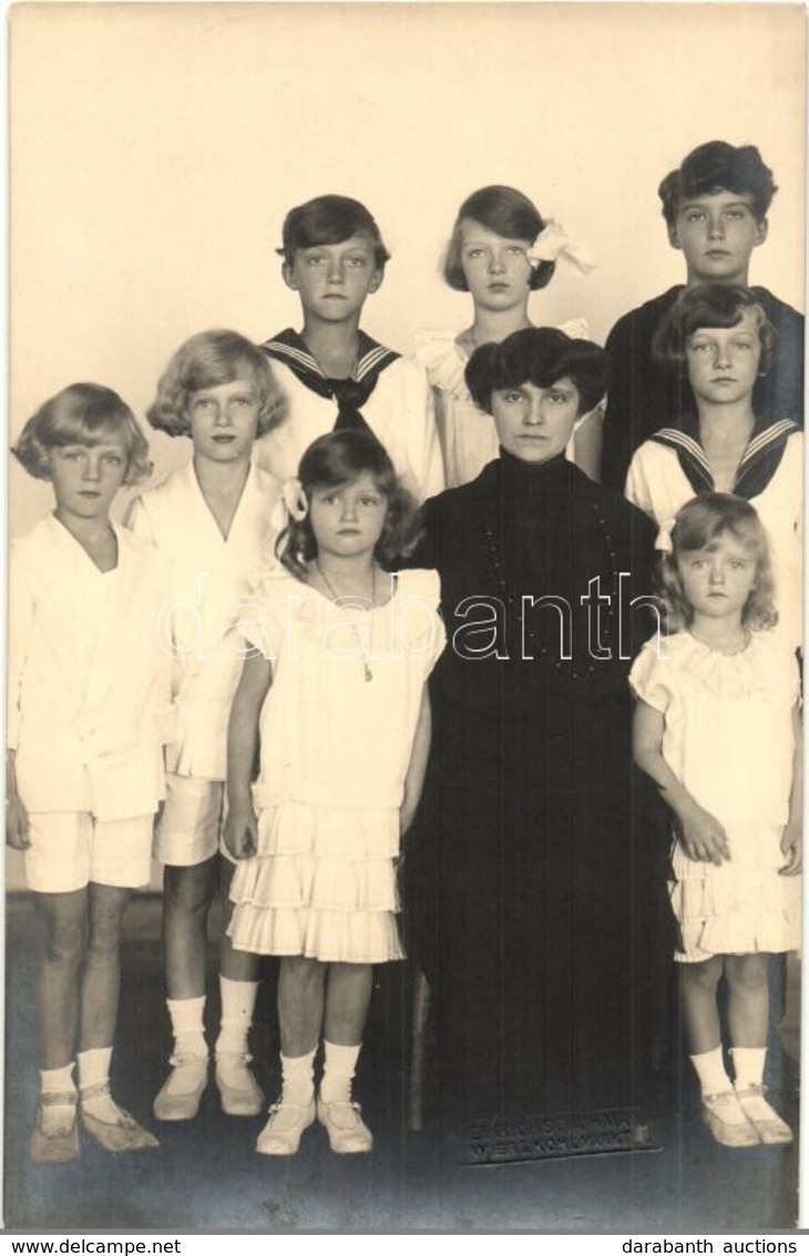 * T1/T2 Zita Királyné A Gyerekeivel / Zita Of Bourbon-Parma With Her Children. Heinrich Schumann Photo - Non Classés