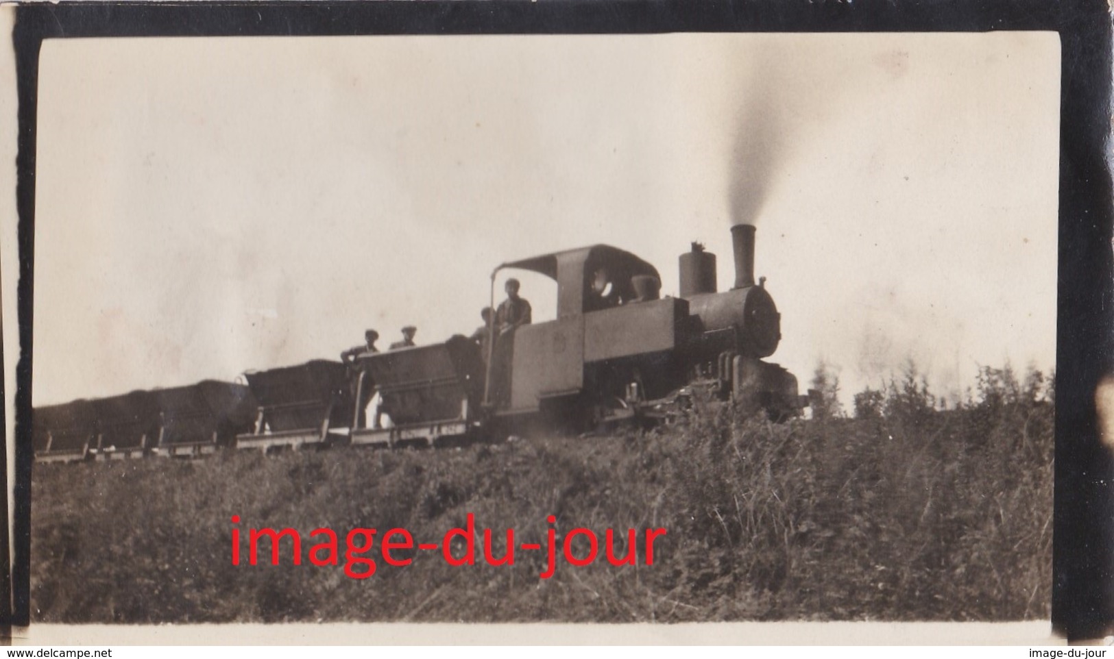 Photo Ancienne  LOCOMOTIVE A VAPEUR TRAIN CHEMIN DE FER WAGON - Trains